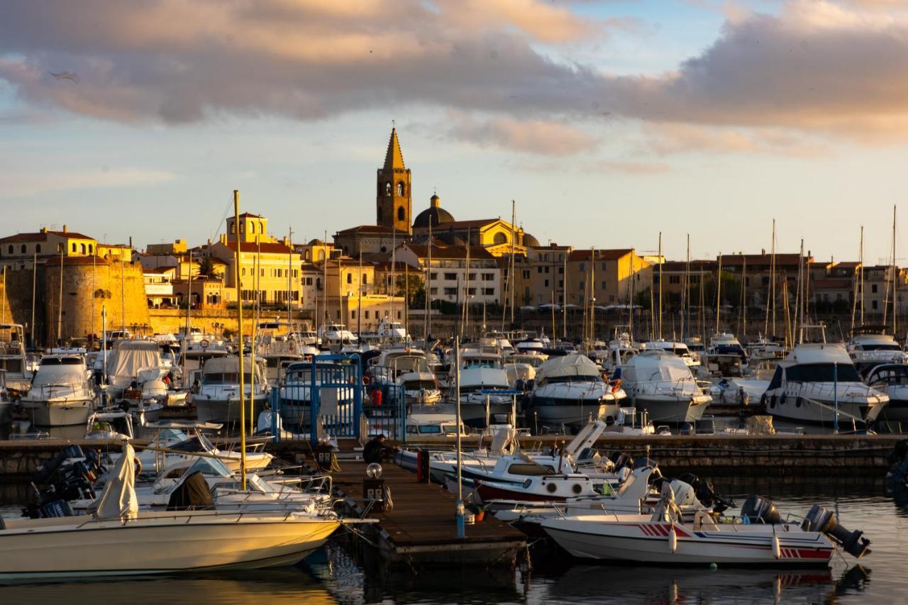 Alghero House Boat Bagian luar foto